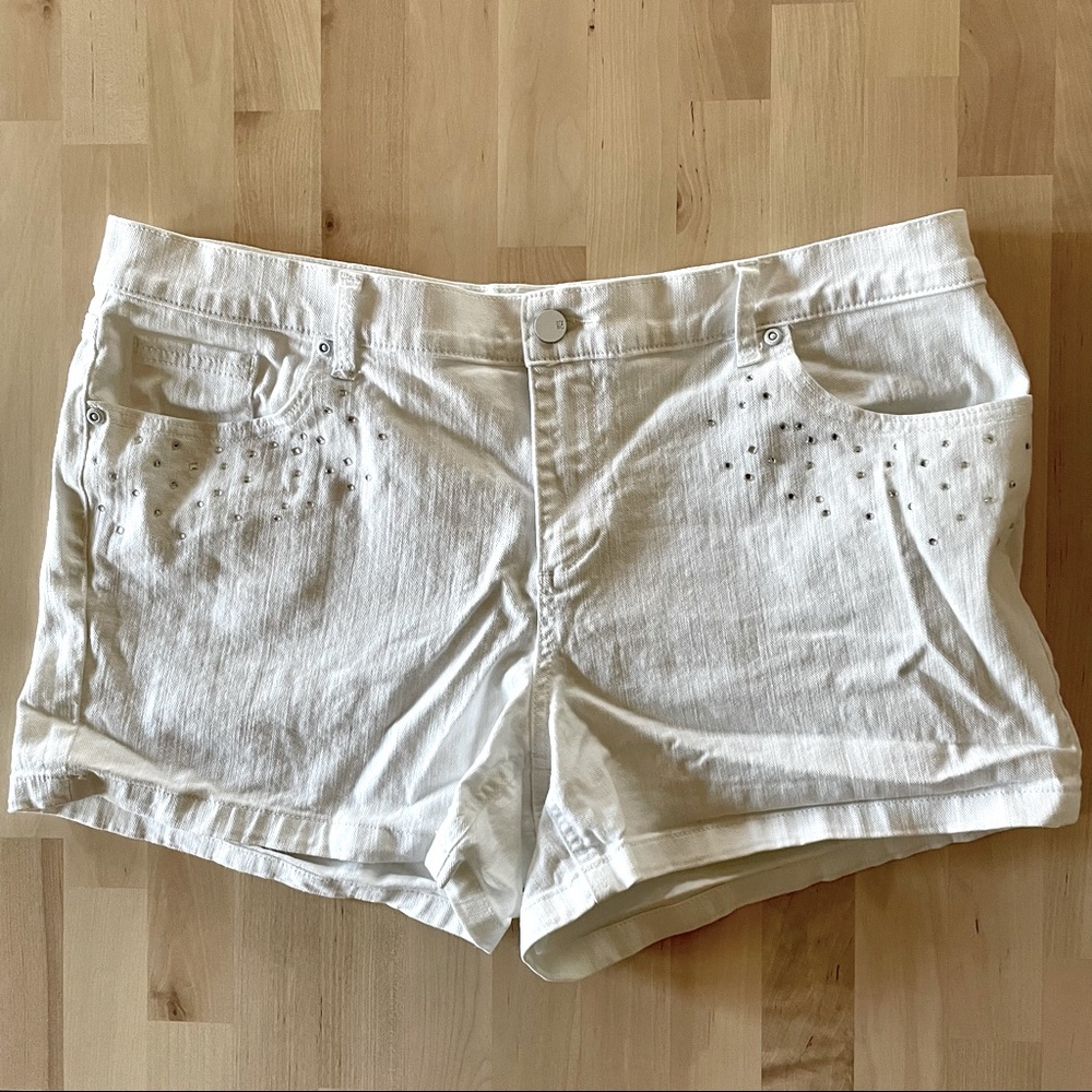 New York & Company White Denim Shorts w/ Rhinestones Sz 14